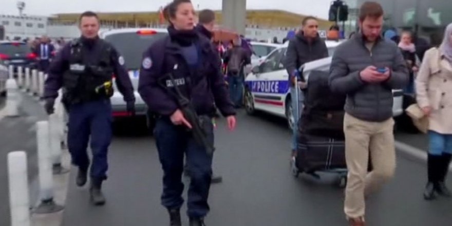 Paris’te Orly Havalimanına saldırı