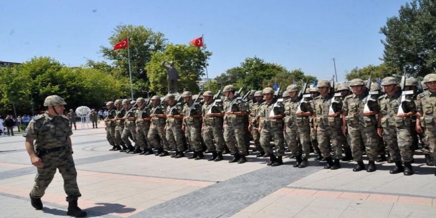Bakanlık'tan 2 yıllık mezunlarına kısa dönem askerlik açıklaması