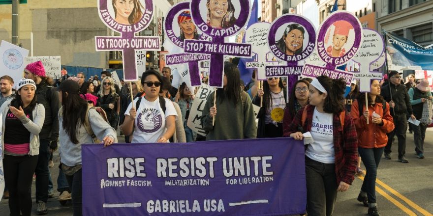 Los Angeles’ta kadınlar Donald Trump’ı protesto etti
