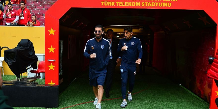 Arda Turan ıslıklandı