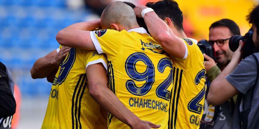 Fener Zirveye Ortak Oldu