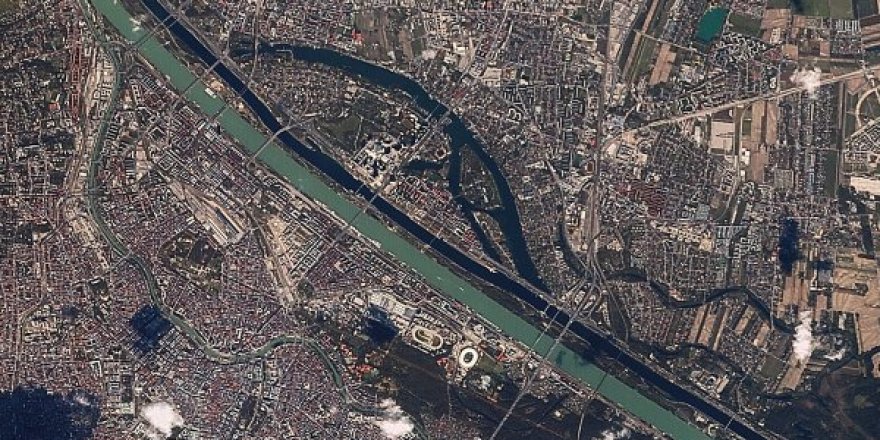 Türk mühendislerce tasarlanıp geliştirilen Rasat uydusu Viyana'yı görüntüledi