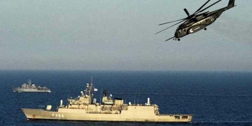 Libya'da sıcak dakikalar Türk gemisinin önünü kesmeye çalıştılar