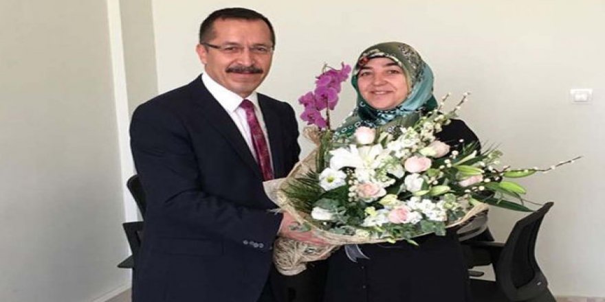 Eşine özel ilan açıp işe alan Rektör görevden uzaklaştırıldı