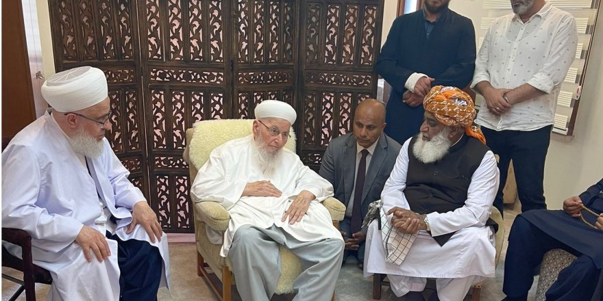 Mevlana Fazlur Rehman'dan İsmailağa Camii ziyareti