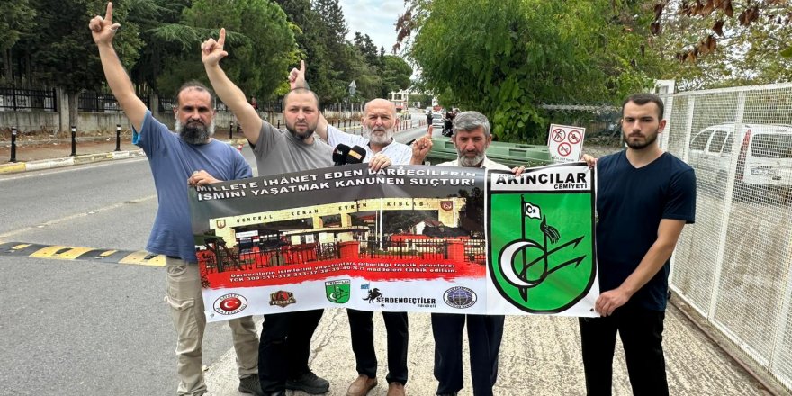 Darbecilerin isimleri tabelalardan silinsin ! Kışla önünde tarihi protesto