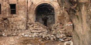 900 yıllık tarihi medrese bakımsızlıktan çöktü