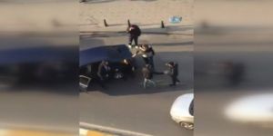 Taksim'de bıçaklı laf atma kavgası