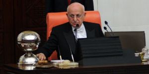 Meclis Başkanı İsmail Kartal görevine geri döndü