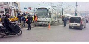 sirkeci'de  tramvay raydan çıktı