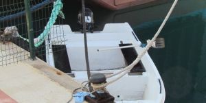 Sığınmacılar botları batmak üzereyken kurtarıldı