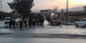 Çevik kuvvet minibüsü kaza yaptı: 9 yaralı
