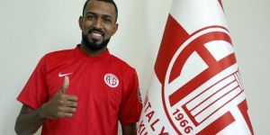 Maicon Antalyaspor ile 3 Yıllık Sözleşmeye İmza Attı