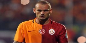 Florya'da Sneijder protestosu: Taraftar memnun değil!