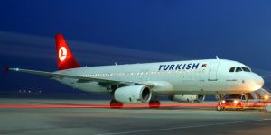 THY uçağı acil iniş yaptı, uçağa polis geldi!