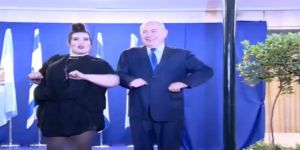 Benyamin Netanyahu katliamının üstüne tavuk dansı yaptı