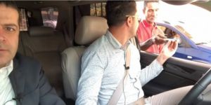 Cüneyt Özdemir Venezuela sokaklarında bir çikolatayla bir depo benzin aldı