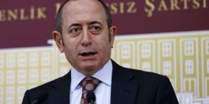 CHP Genel Sekreteri, Mehmet Akif Hamzaçebi görevinden istifa ettiğini açıkladı.