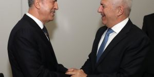 Milli Savunma Bakanı Hulusi Akar, Yunanistan Savunma Bakanı Evangelos Apostolakis ile bir araya geldi