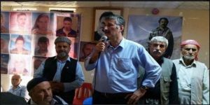 Terörist başı Öcalan'ın önünde konuşma yapan CHP'li Alper Taş'ın görüntüleri ortaya çıktı