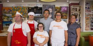 Siparişler down sendromlu gençler için 'Down Cafe'