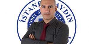 Dr. Engin Eker; ''Çocuğu sevgiden yoksun bırakmak ileriki yaşantısı için duygusal istismar içeriğinden biridir''