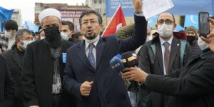 Uygur Türklerin'den Doğu Perinçek'e suç duyurusu