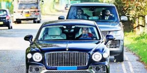 Cristiano Ronaldo korumalarıyla 7 saat benzin kuyruğunda bekledi.