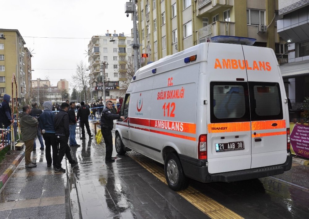 Diyarbakır'da kanlı kavga: 4 yatalı