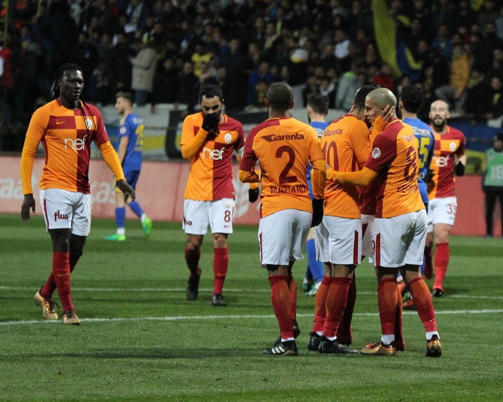 Galatasaray ilk yarıyı önde kapattı
