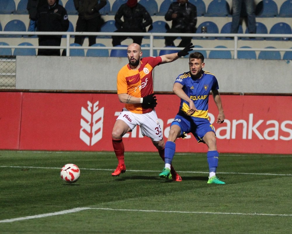 Galatasaray ilk yarıyı önde kapattı