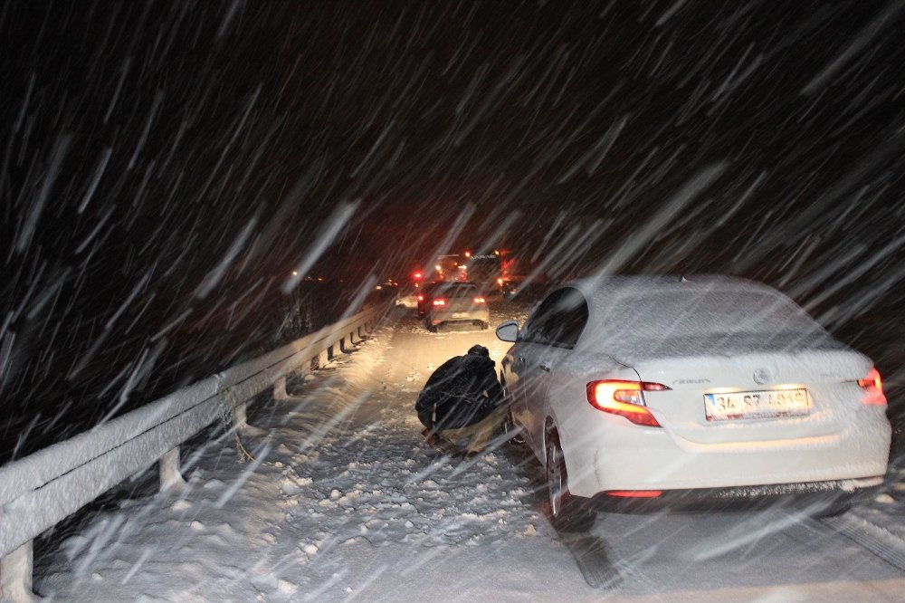 Erzincan-Sivas karayolu ulaşıma kapandı