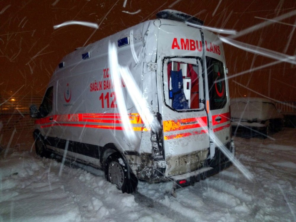 Cenazeye giden otobüs devrildi: 16 yaralı