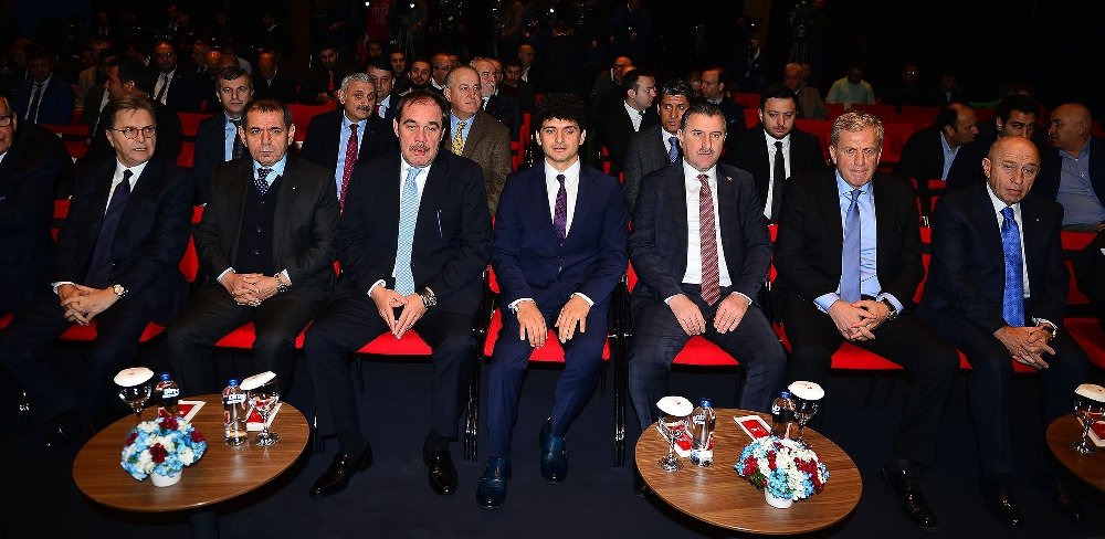 2024 Avrupa Futbol Şampiyonası logo ve sloganı tanıtıldı