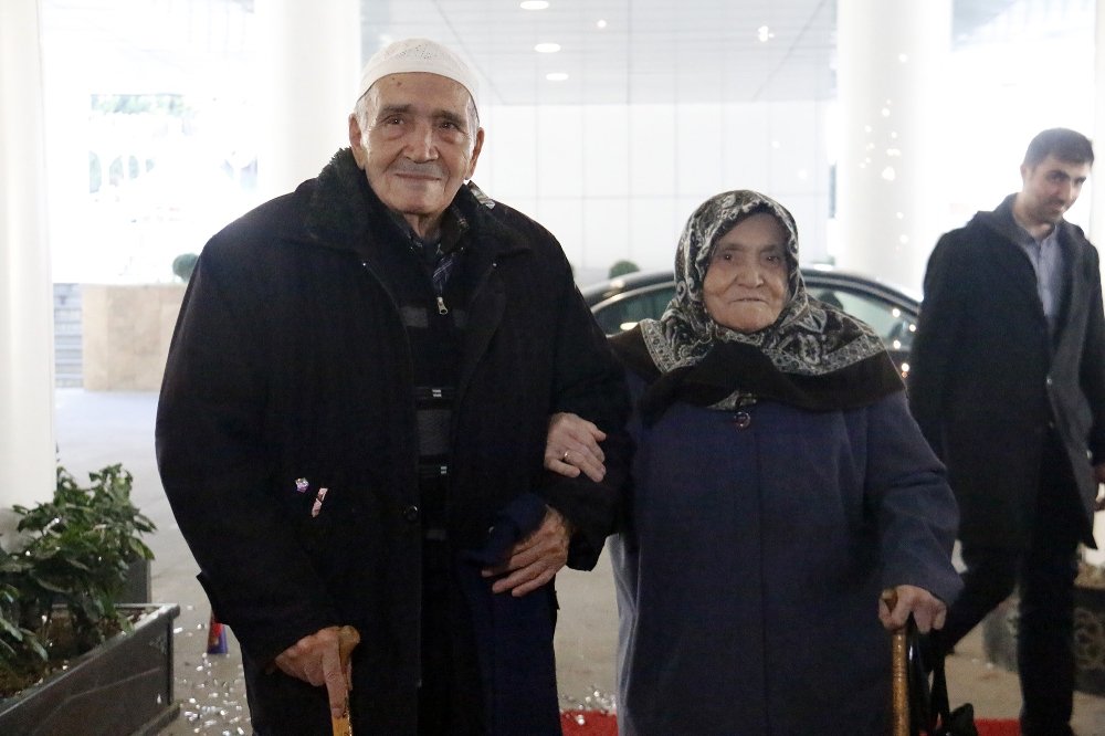 87’lik çifte 70’inci evlilik yıl dönümü sürprizi