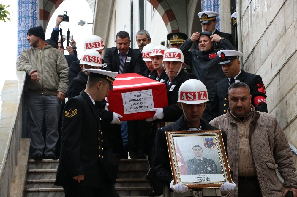 Şehit asker son yolculuğuna uğurlandı