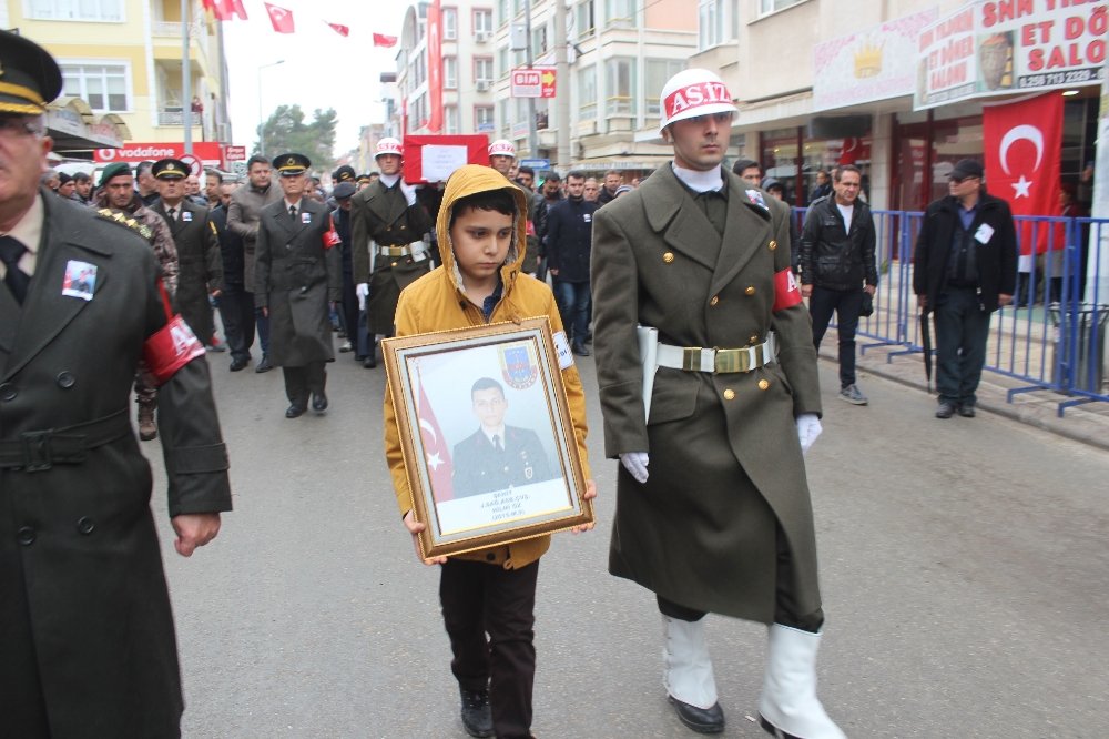 Şehide gözyaşları ile veda