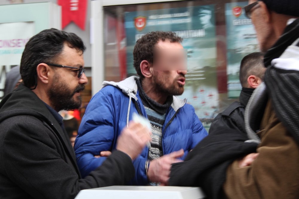 Tramvaydaki taciz şüphelisine linç girişimi