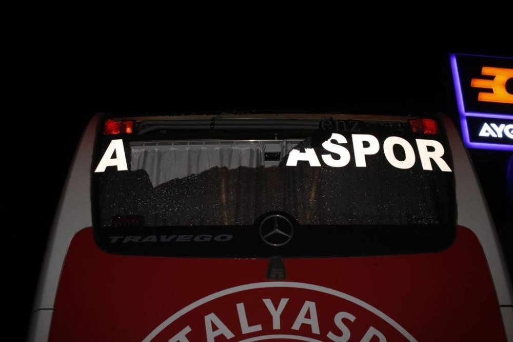 Antalyaspor takım otobüsün taşlayanlar yakalandı