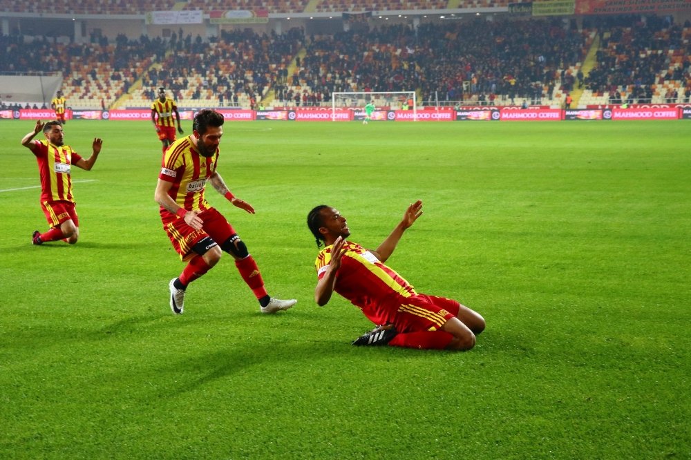 İlk yarıda 2 gol var
