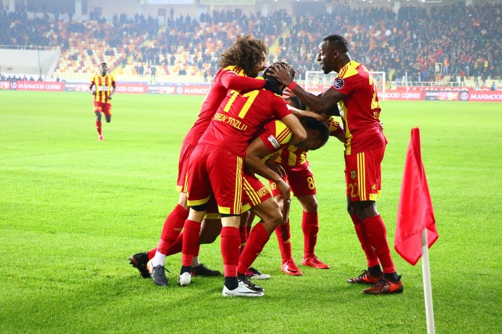 İlk yarıda 2 gol var