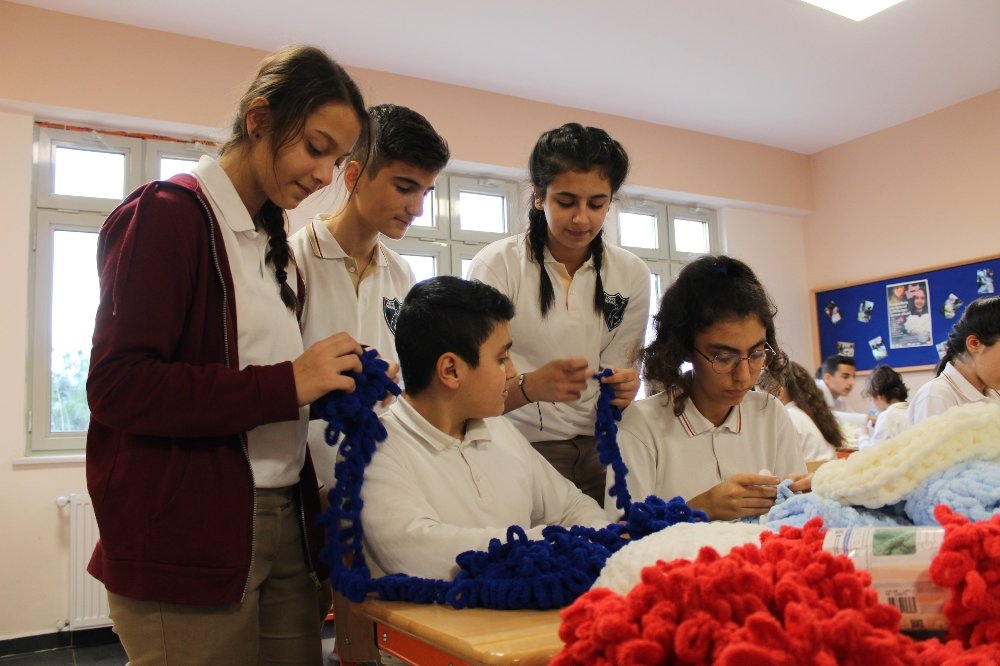 Ortaokul öğrencilerinden, Mehmetçiklere atkı-bere
