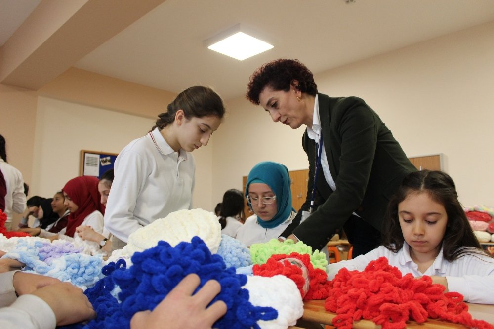 Ortaokul öğrencilerinden, Mehmetçiklere atkı-bere