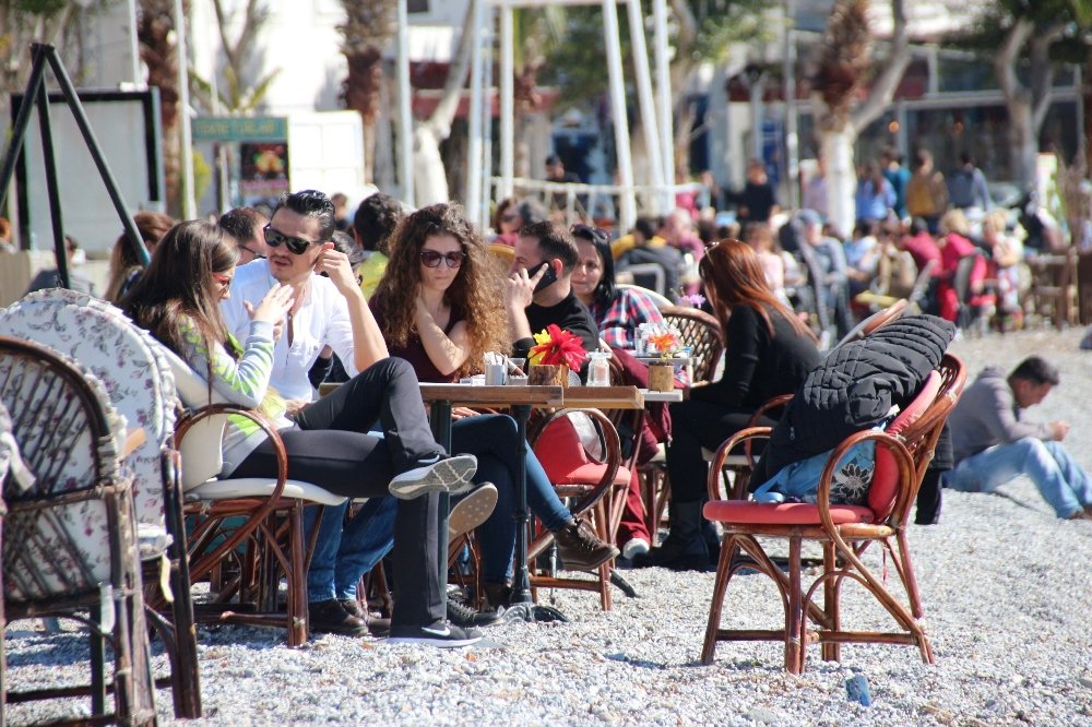 Bodrum’da sahiller doldu taştı