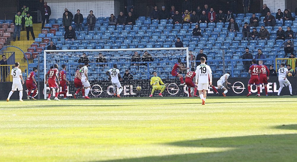 Akhisar’dan deplasmanda gol şov