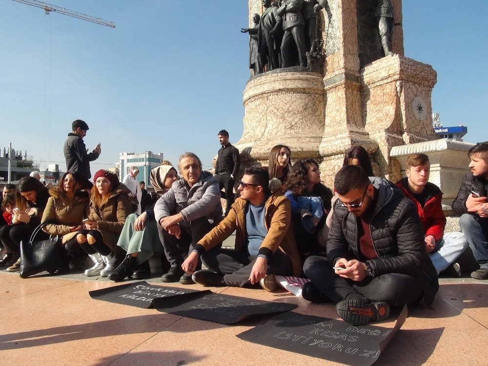 Taksim’de “çocuk istismarı” eylemi