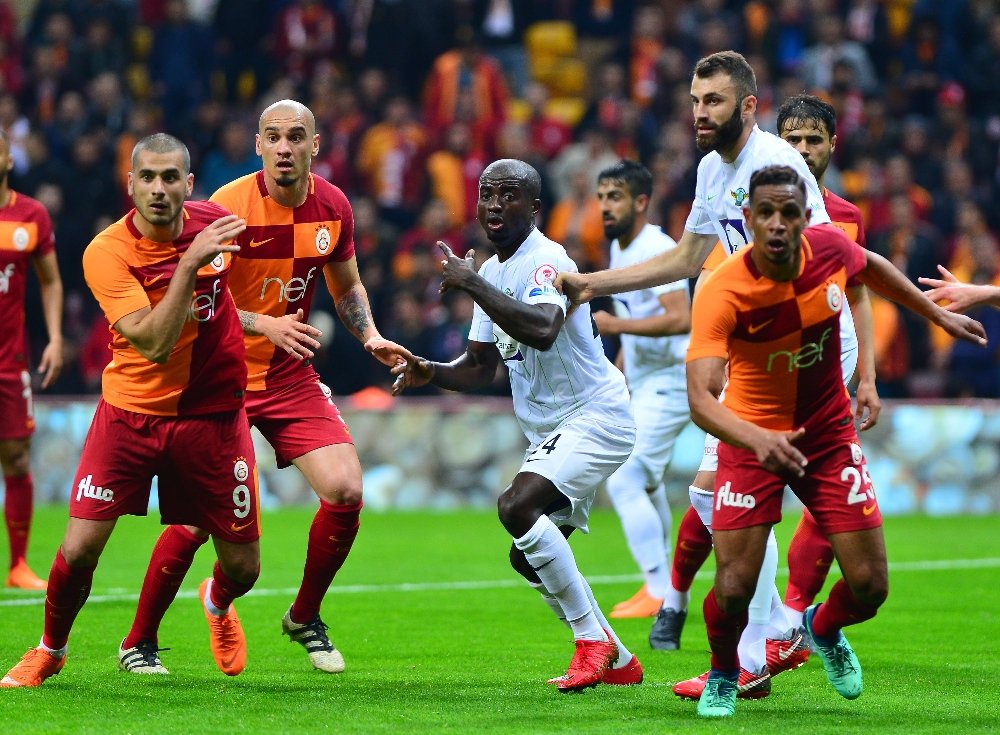 İlk yarıda 2 gol var