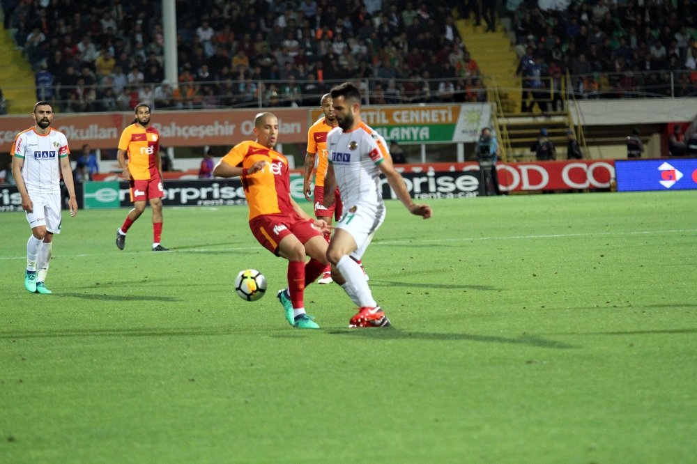 Aslan öldü öldü dirildi