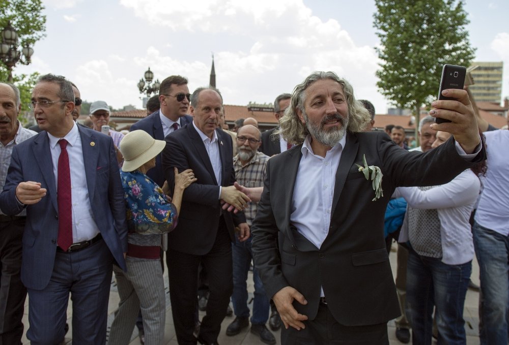 İnce, Hacı Bayram Veli Hazretlerinin Türbesini Ziyaret Etti