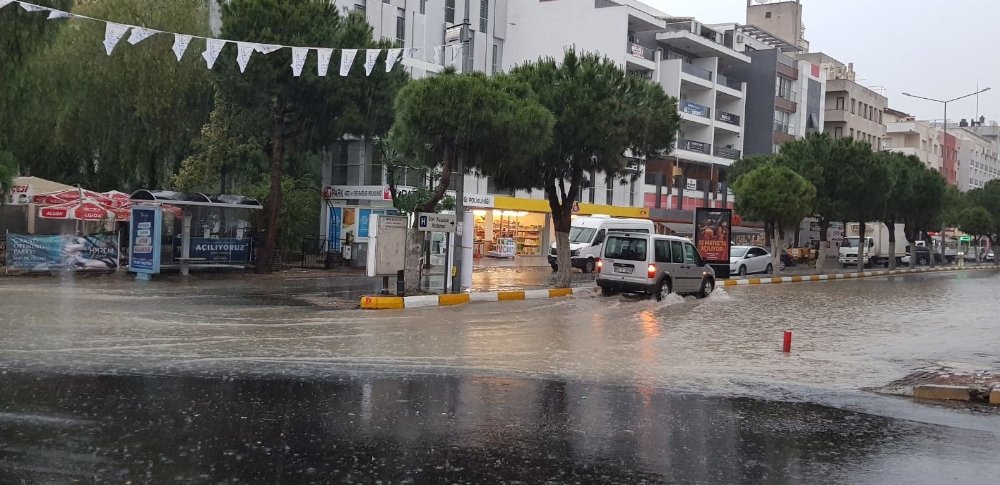 Köprülü Kavşaklar Şelaleye Döndü